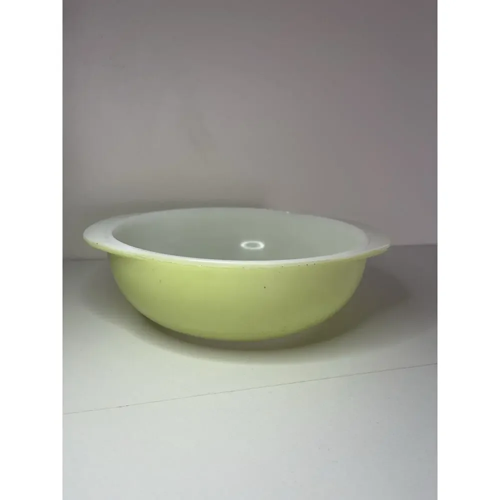 VINTAGE Pyrex Casserole Dish 2 QT Quart Lime Green 024 Round Mid Century Kitchen